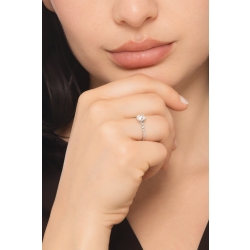 Anello con diamante taglio ovale 0.70ct GIA in oro bianco 18k 2