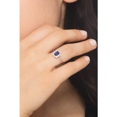 ANELLO CONTORNO CON 10BRILLANTI E ZAFFIRO TAGLIO RETTANGOLARE MM6X4