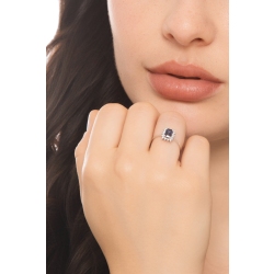 Anello in oro bianco 750 con zaffiro blu rettangolare e diamanti 2