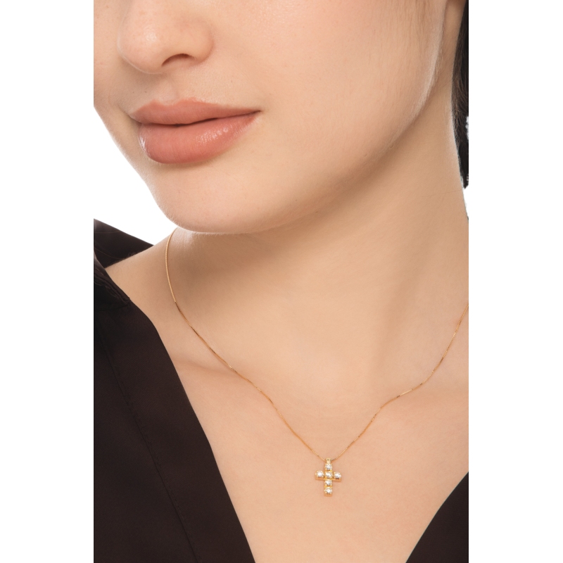 Collana in oro giallo 18k con croce in diamanti