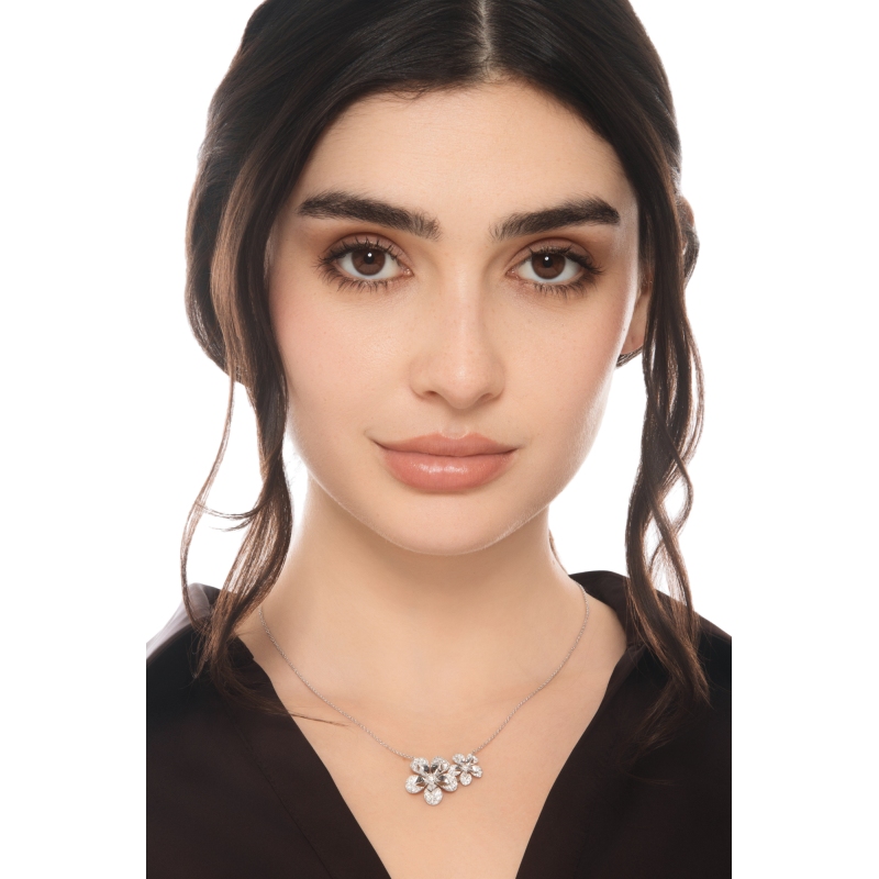 Collana in oro bianco 18k fiori con diamanti