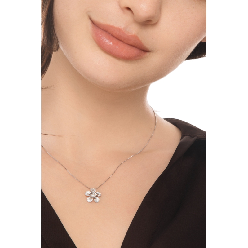 Collana oro bianco 750 fiore con diamanti