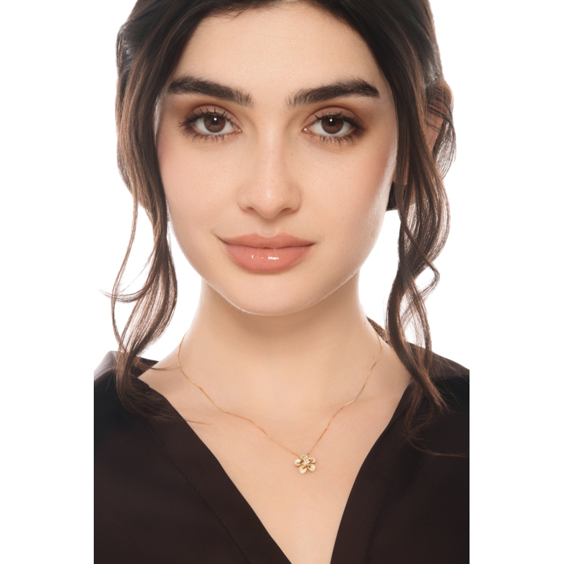 Collana fiore in oro giallo 18k con diamanti