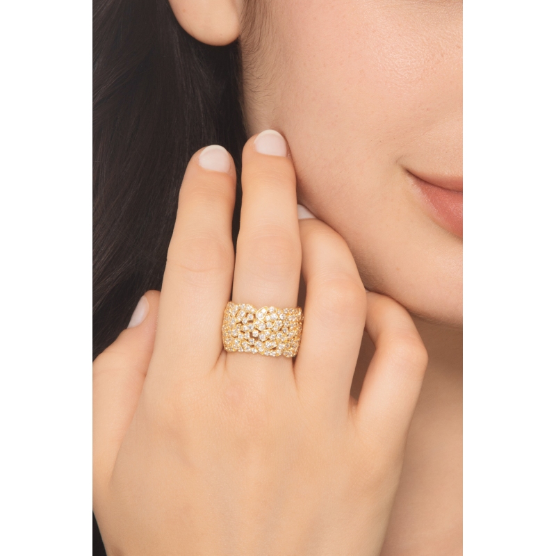 Anello a fascia design in oro giallo 18k con diamanti
