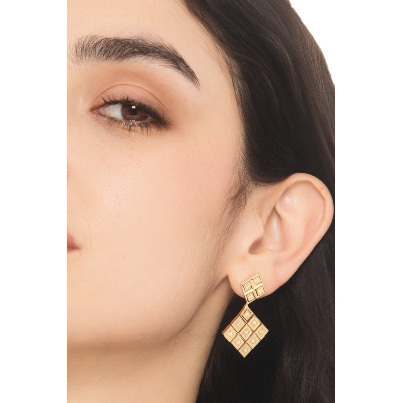 Orecchini pendenti a rombo design in oro giallo 750 con diamanti