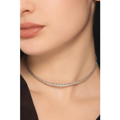 Collana choker in oro bianco 18k con diamanti a scalare