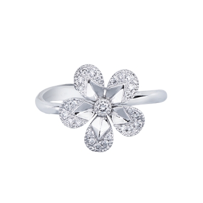 Anello a fiore in oro bianco 18k con petali in diamanti