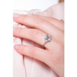 18k white gold ring with aquamarine and diamonds 2