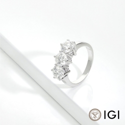 Anello trilogy in oro bianco 18k con diamanti IGI 3,00 ct