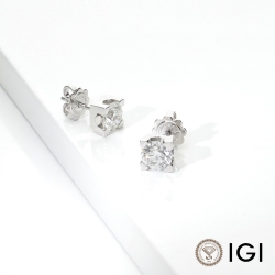 Orecchini punto luce in oro bianco 18k con diamanti, 1,80 ct