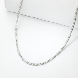 Collana tennis a piramide in oro bianco 18k con diamanti