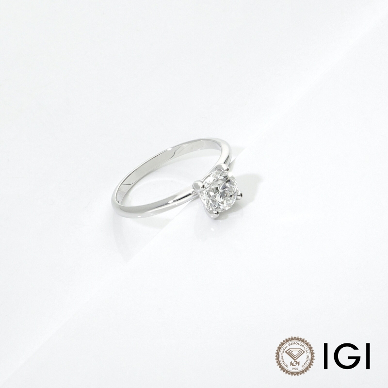 Anello solitario lineare in oro bianco 18k con diamante IGI, 1.00ct