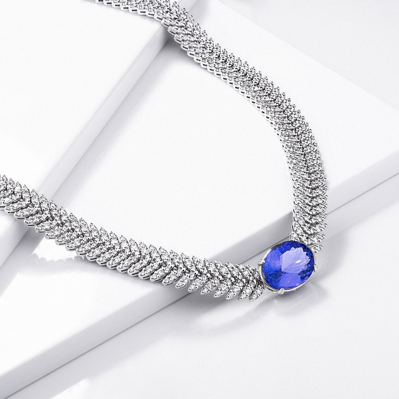 GIROCOLLO IN BRILL SPIGA STILE NAVETTE CON TANZANITE OVALE MM17.5X14, CM47