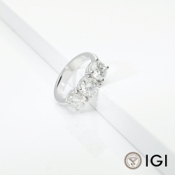 Anello trilogy in oro bianco 18k con tre diamanti IGI