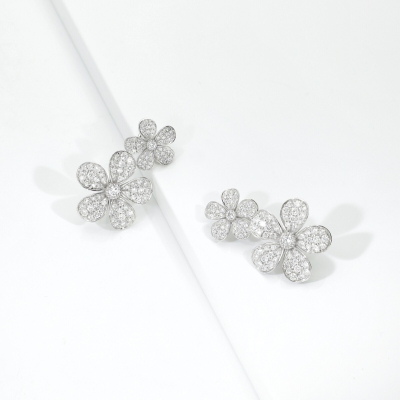 Orecchini Floreal in oro bianco 18k con fiori in diamanti
