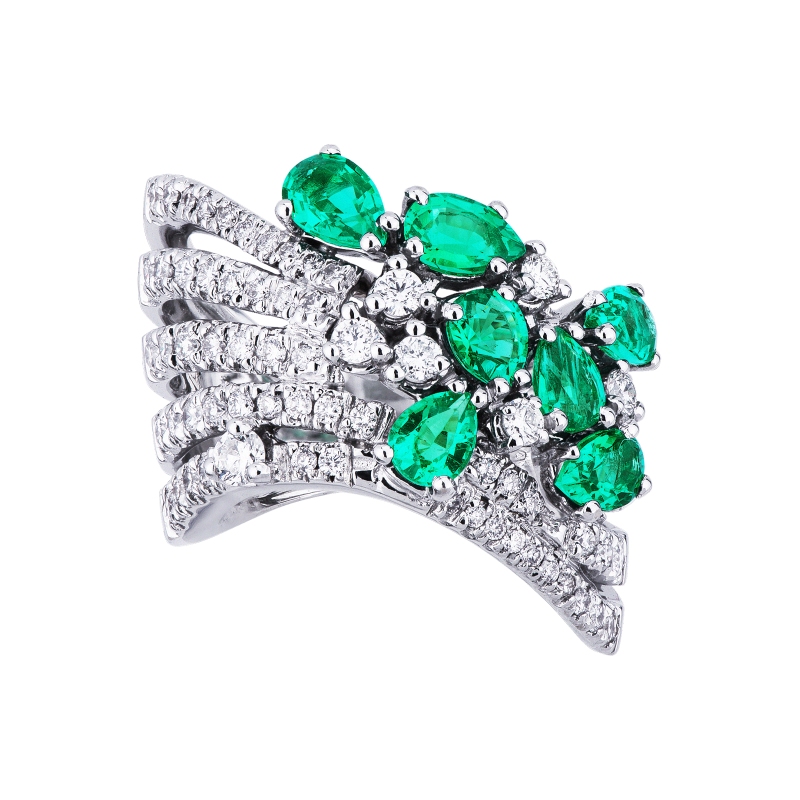 18k white gold ring with emeralds and diamonds