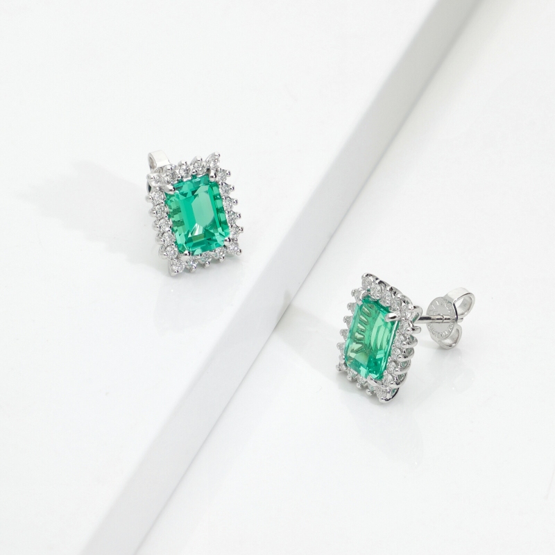 White gold 18k stud earrings with emeralds and diamonds 