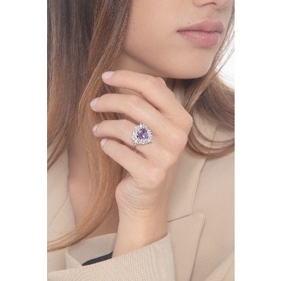 Ring in white gold 18k with amethyst heart cut