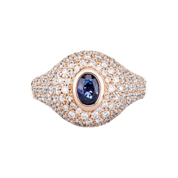 Anello in oro rosa 18k chevalier con pavè in diamanti e zaffiro blu ovale 2