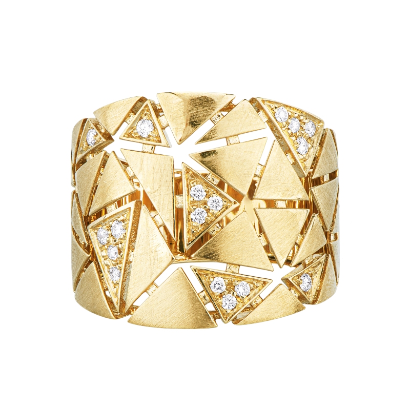 Anello fascia in oro giallo 18k con triangoli satinati e in diamanti
