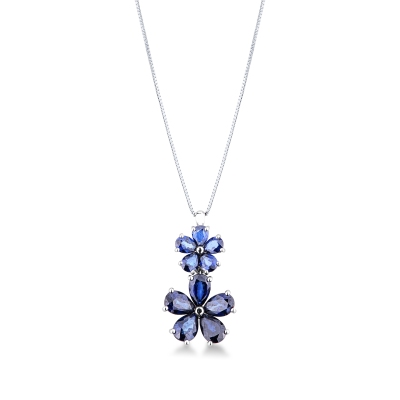Collana in oro bianco 18k con due fiori in zaffiri blu