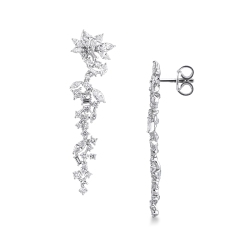 Orecchini pendenti in oro bianco 18k con diamanti navette, princess e baguette