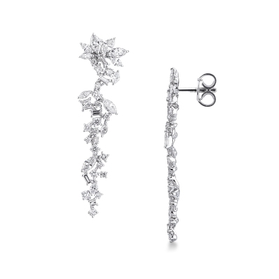 Orecchini pendenti in oro bianco 18k con diamanti navette, princess e baguette