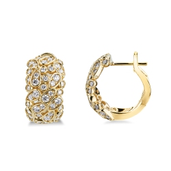 Orecchini design cerchio in oro giallo 18k con diamanti
