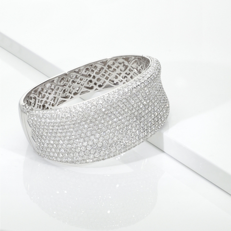 BRACCIALE CON PAVE' IN BRILLANTI, PEZZO UNICO