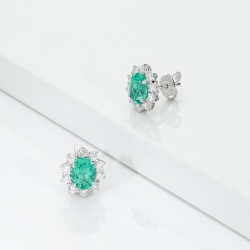 ORECCHINI CONTORNO CON 10BRILLANTI E SMERALDO OVALE MM7X5