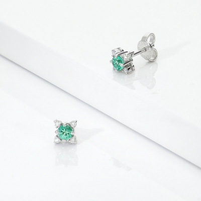 ORECCHINI CON BRILLANTI E SMERALDO TONDO, SIMILI A WORE7616BBS