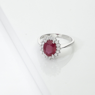 Anello oro bianco 18k con rubino e diamanti