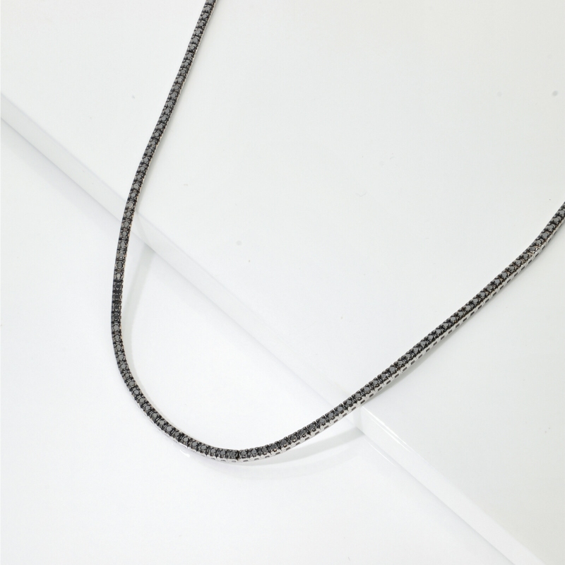 Collana tennis con diamanti neri in oro bianco 18k