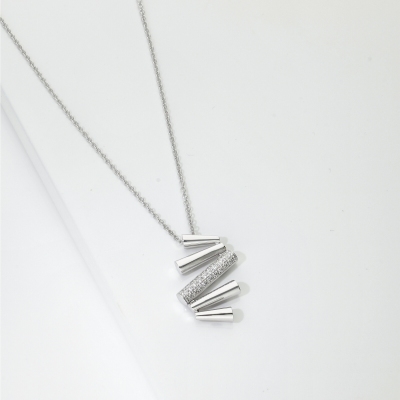 Collana oro bianco 18k con barrette oblique in diamanti