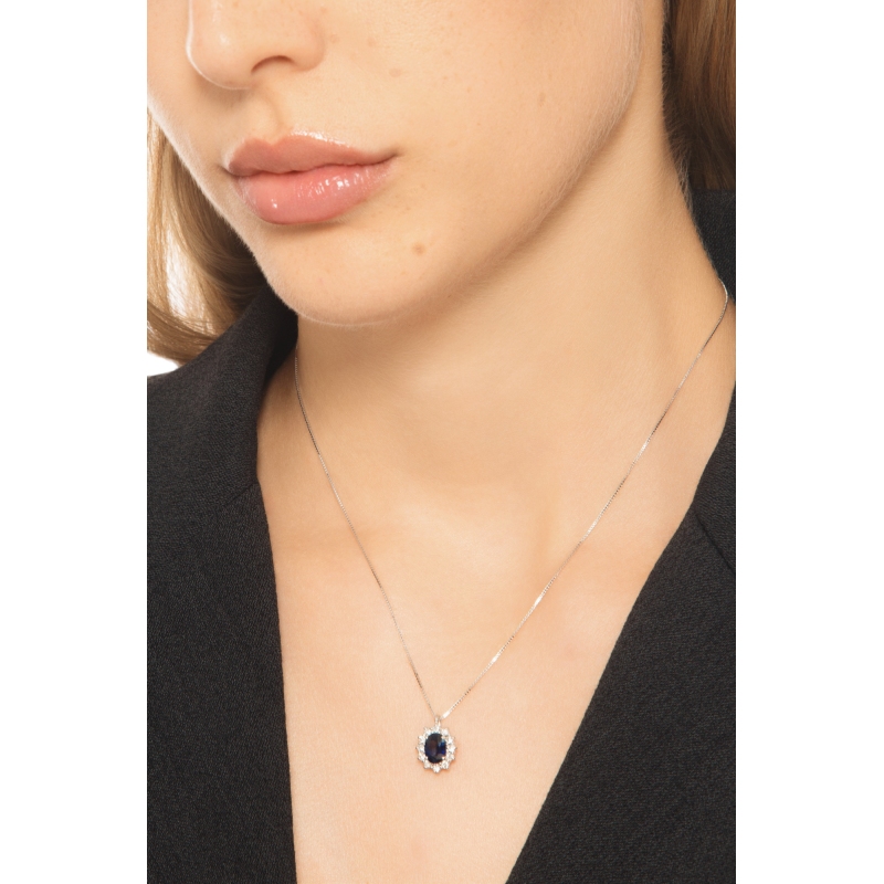 Collana contorno in oro bianco 18k con zaffiro blu e diamanti 