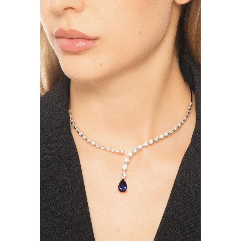 Collana choker in oro bianco 18k con zaffiro blu a goccia e diamanti 