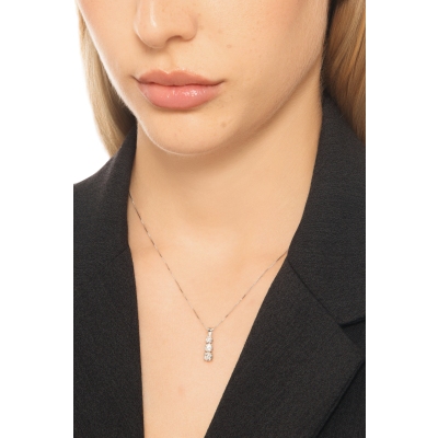 Collana trilogy a scalare in oro bianco 18k con diamanti, 0,70ct