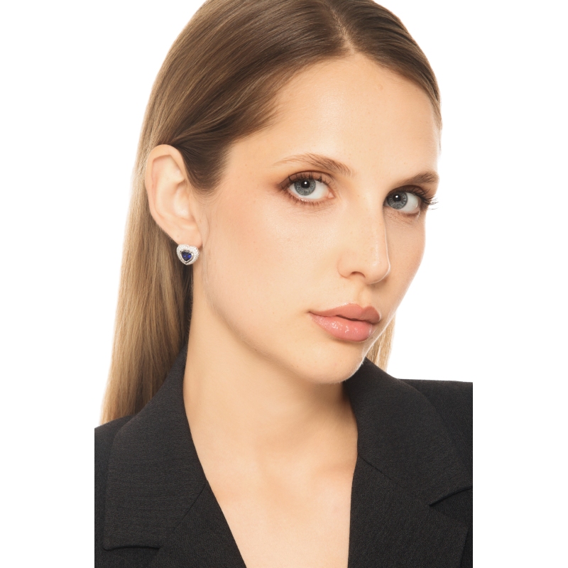 Orecchini cuore in oro bianco 18k con zaffiro blu e diamanti