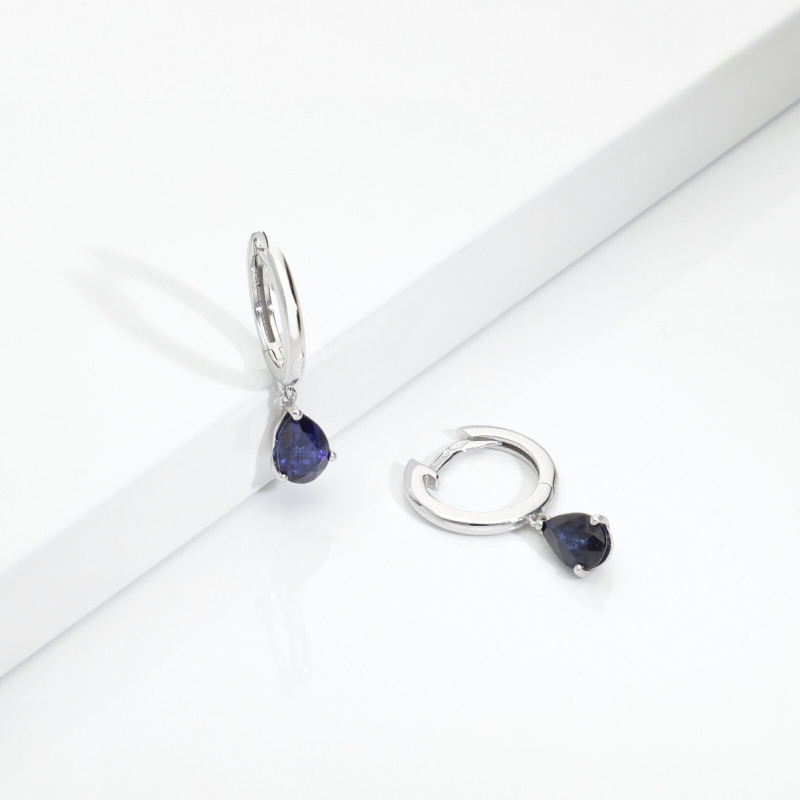 Orecchini cerchio oro bianco 18k con zaffiri blu pendenti a goccia 