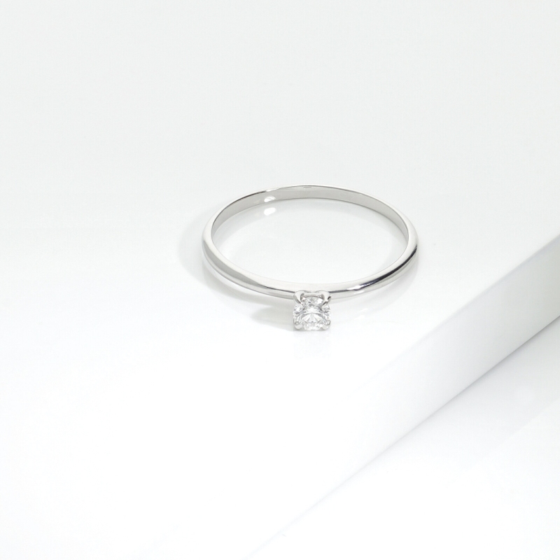 Solitario Meraviglia con diamante 0,15 ct in oro bianco 18k 