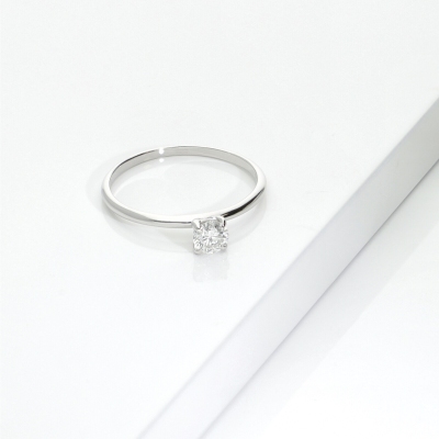 Anello solitario Meraviglia 0,30 ct in oro bianco 18k 