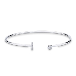 Bracciale rigido in oro bianco 18k con lettera I in diamanti