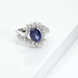 ANELLO CON FINTE NAVETTE IN BRILLANTI E ZAFFIRO OVALE MM9X7