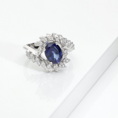 ANELLO CON FINTE NAVETTE IN BRILLANTI E ZAFFIRO OVALE MM9X7