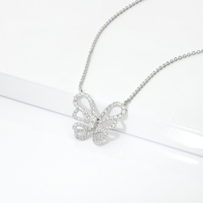 Collana oro bianco 18k con farfalla in diamanti