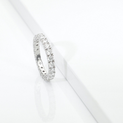 Fedina eternity con diamanti in oro bianco 18k
