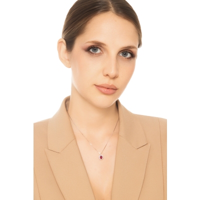 Collana in oro bianco 18k con rubino e diamanti a contorno
