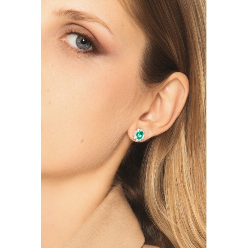 ORECCHINI CONTORNO CON 10BRILLANTI E SMERALDO OVALE MM7X5