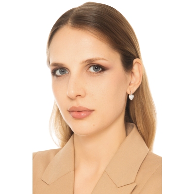 Orecchini in oro bianco 18k con cuori in diamanti