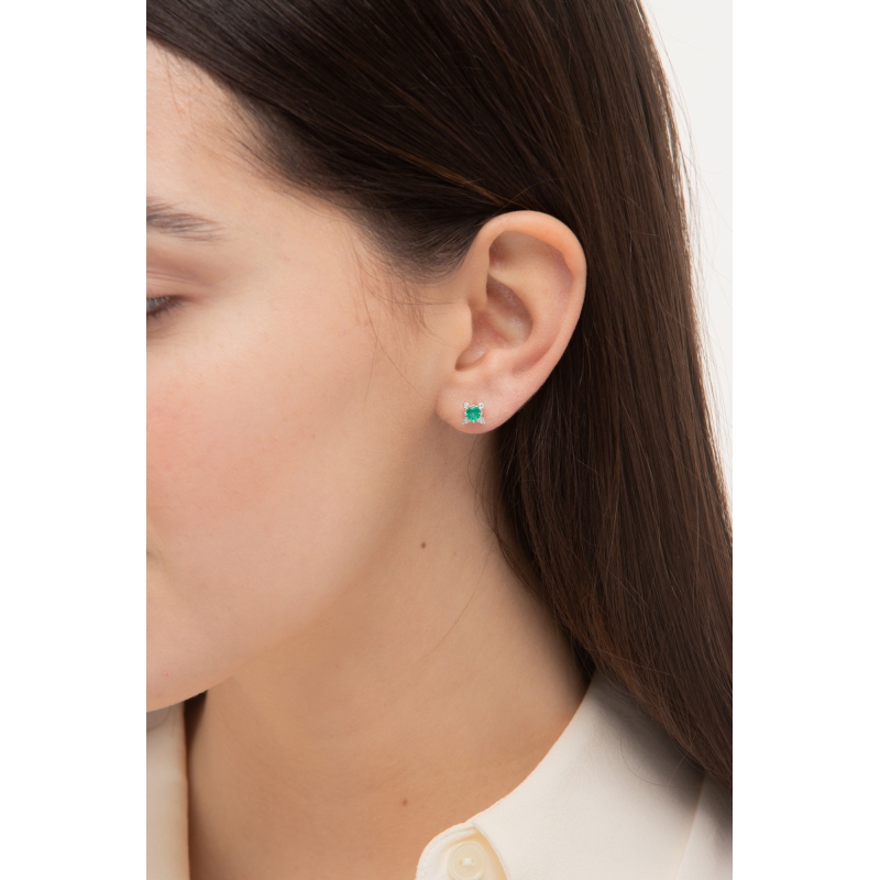 ORECCHINI CON BRILLANTI E SMERALDO TONDO, SIMILI A WORE7616BBS